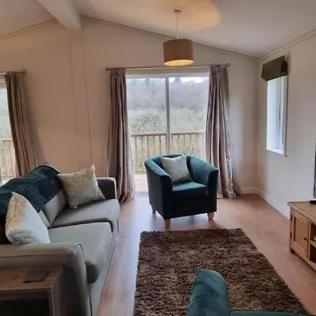 Two Bedroom Lodge In The Country - Owl, Peacock & Meadow Liskeard Room photo