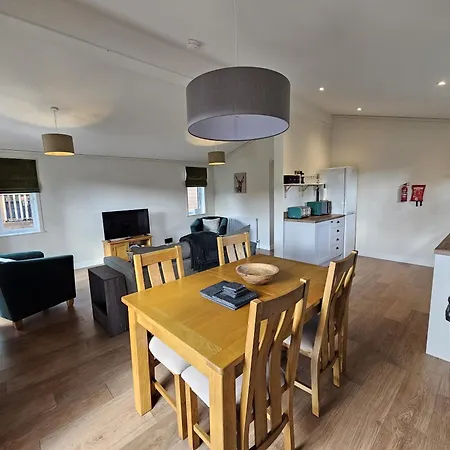 Two Bedroom Lodge In The Country - Owl, Peacock & Meadow Liskeard Room photo