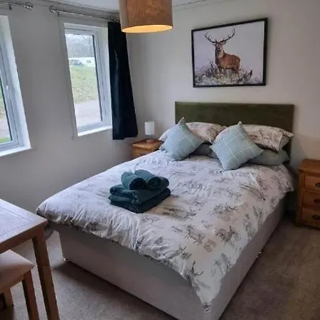 Two Bedroom Lodge In The Country - Owl, Peacock & Meadow Liskeard Room photo