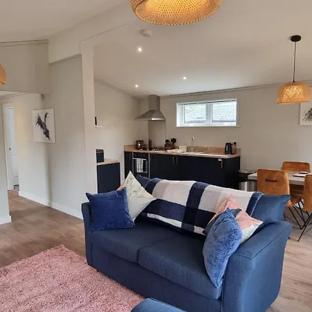 Two Bedroom Lodge In The Country - Owl, Peacock & Meadow Liskeard Exterior photo