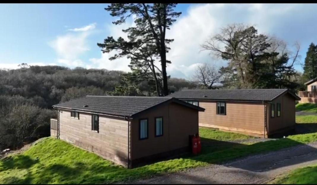 Lodge Two Bedroom In The Country - Owl, Peacock & Meadow
