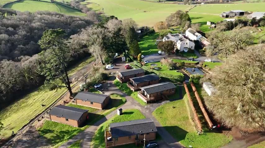 Lodge Two Bedroom In The Country - Owl, Peacock & Meadow Liskeard