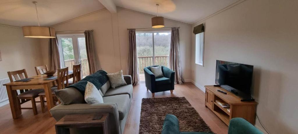 Two Bedroom In The Country - Owl, Peacock & Meadow *