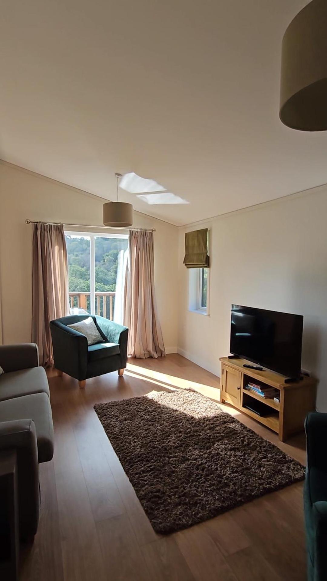 Two Bedroom In The Country - Owl, Peacock & Meadow Lodge *