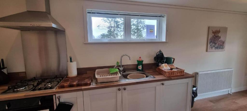 Two Bedroom In The Country - Owl, Peacock & Meadow Lodge